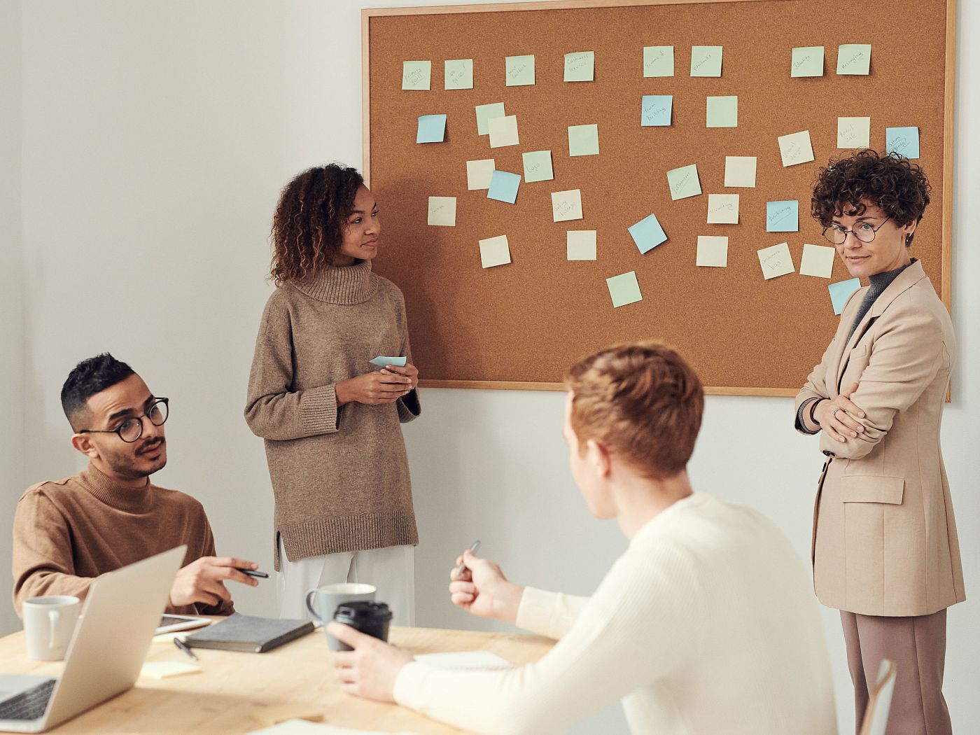 Onboarding, meetings and HR without friction