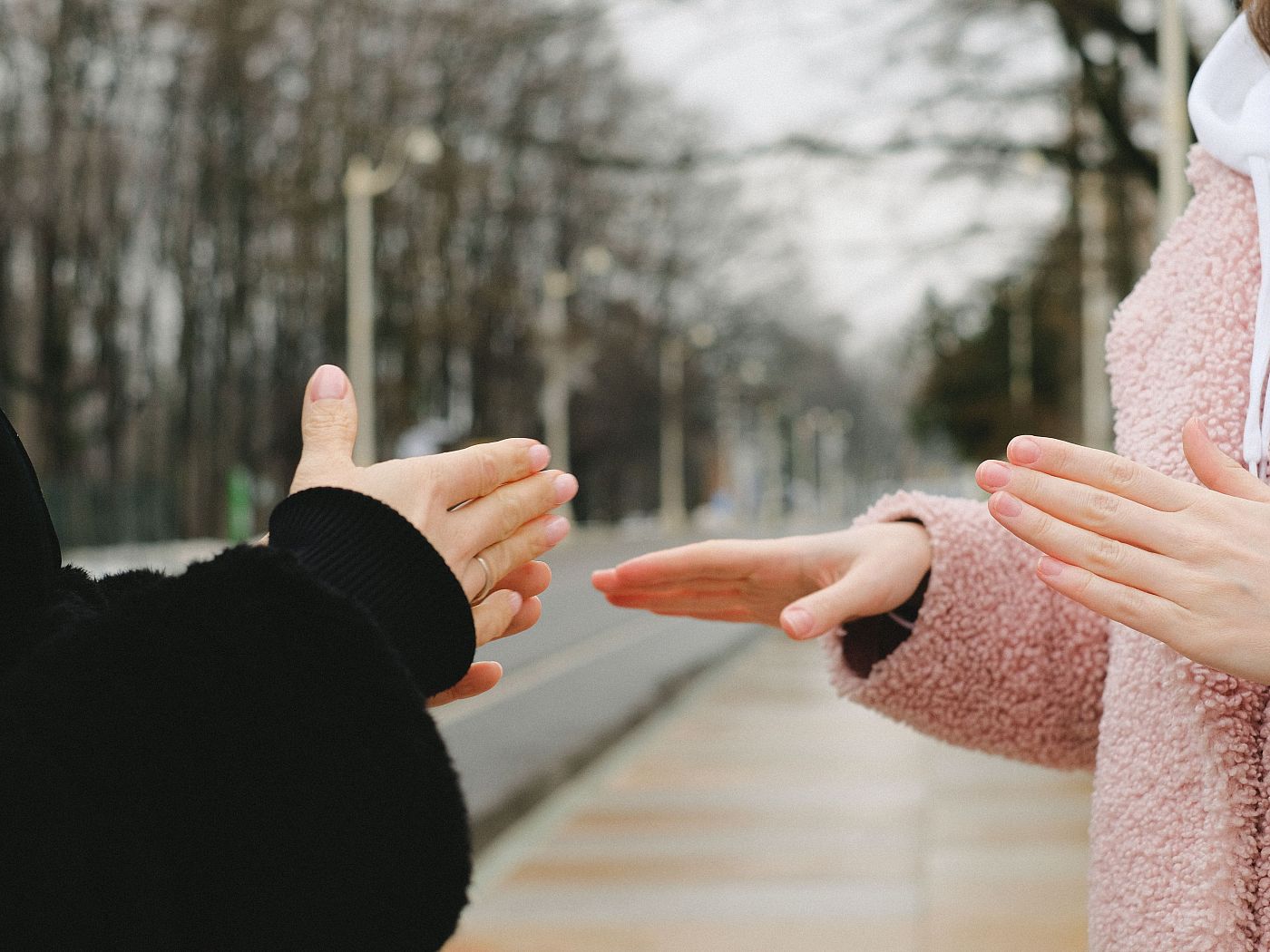 Tactile and close-vision interpreting